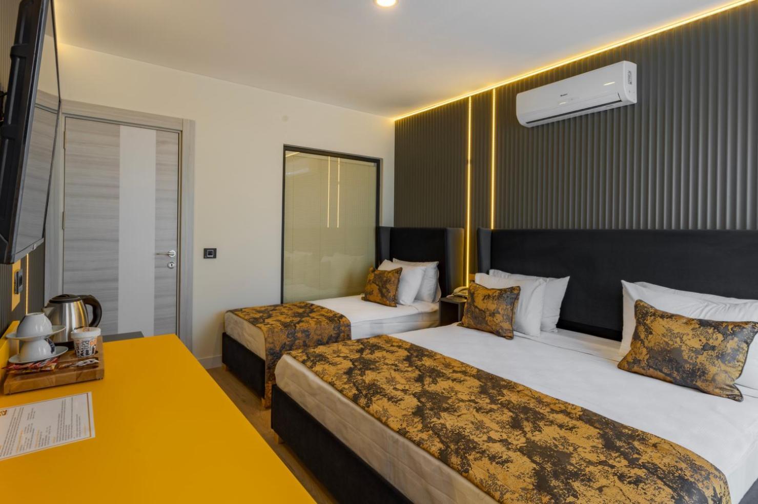 Tema 242 Hotel Antalya Bilik gambar